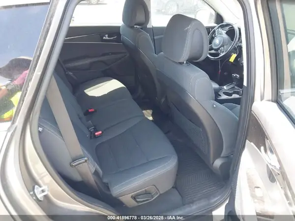 5XYPG4A34GG093412 2016 KIA SORENTO - Image 8