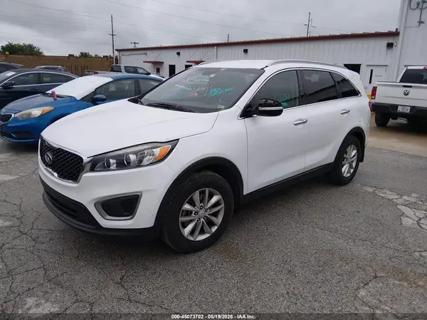 5XYPG4A34GG098657 2016 KIA SORENTO - Image 2