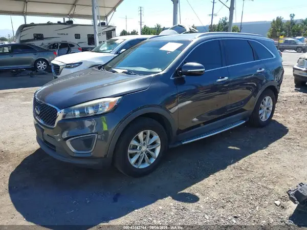 5XYPG4A34GG099744 2016 KIA SORENTO - Image 2