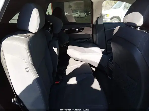 5XYPG4A34GG100276 2016 KIA SORENTO - Image 8