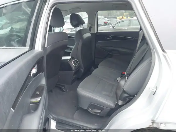 5XYPG4A34GG101444 2016 KIA SORENTO - Image 8
