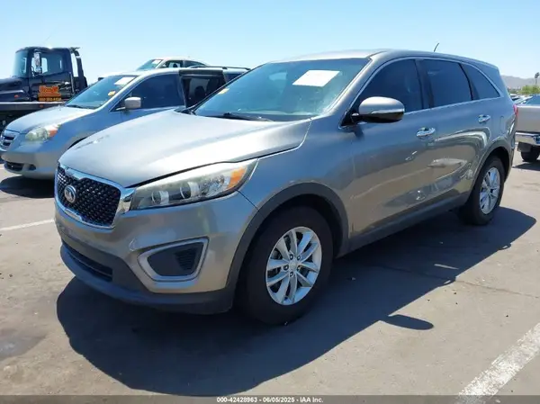5XYPG4A34GG104800 2016 KIA SORENTO - Image 2