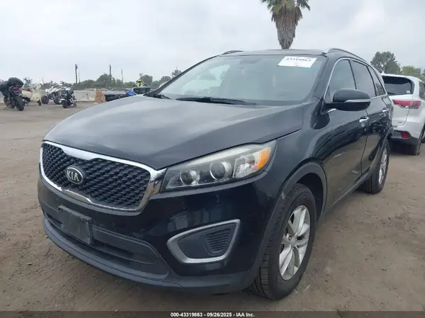 5XYPG4A34GG126795 2016 KIA SORENTO - Image 2