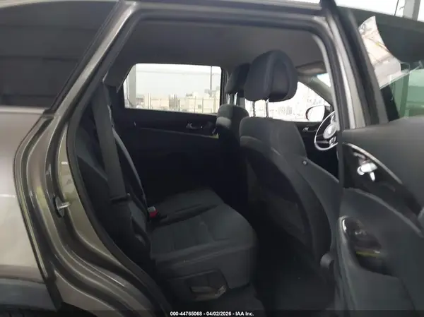 5XYPG4A34GG131527 2016 KIA SORENTO - Image 8