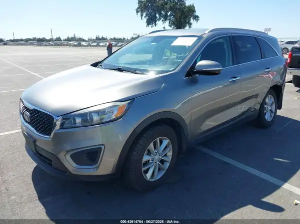 5XYPG4A34GG140387 2016 KIA SORENTO - Image 2
