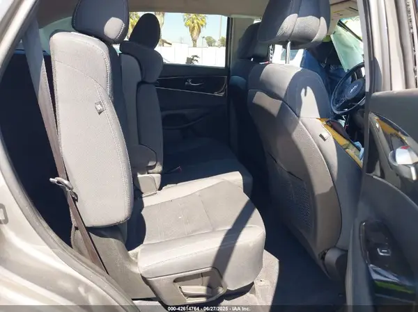 5XYPG4A34GG140387 2016 KIA SORENTO - Image 8