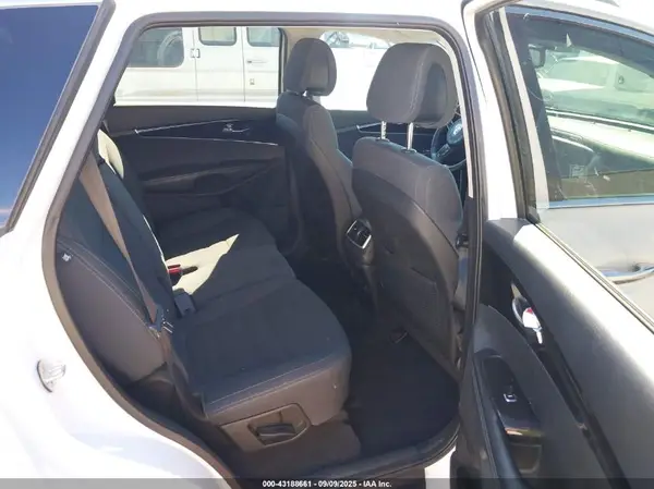 5XYPG4A34GG144780 2016 KIA SORENTO - Image 8