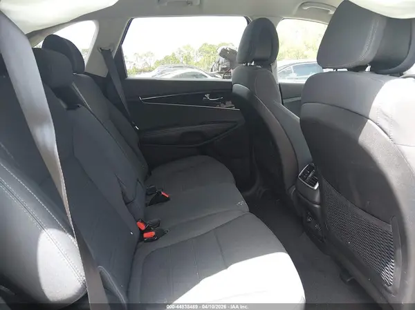 5XYPG4A34GG146741 2016 KIA SORENTO - Image 8