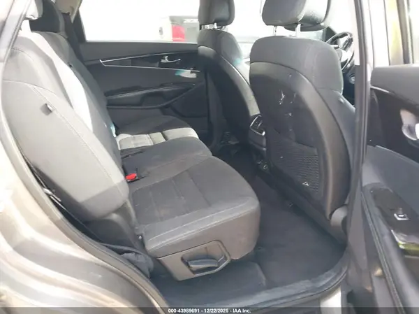 5XYPG4A34GG153365 2016 KIA SORENTO - Image 8