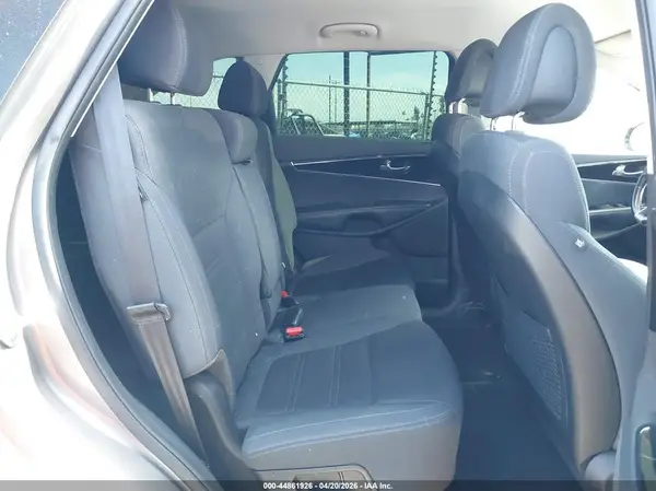 5XYPG4A34GG154211 2016 KIA SORENTO - Image 8