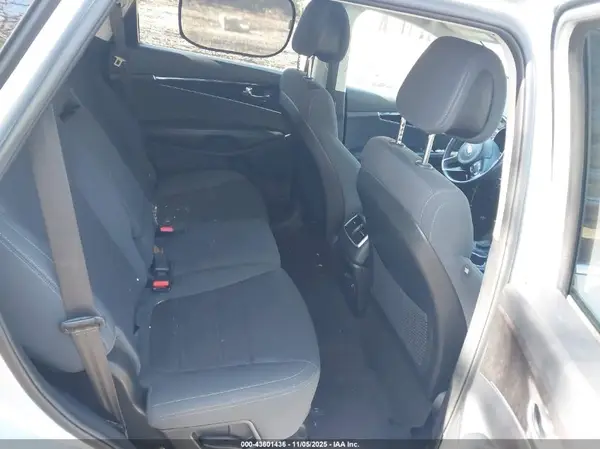 5XYPG4A34GG170215 2016 KIA SORENTO - Image 8
