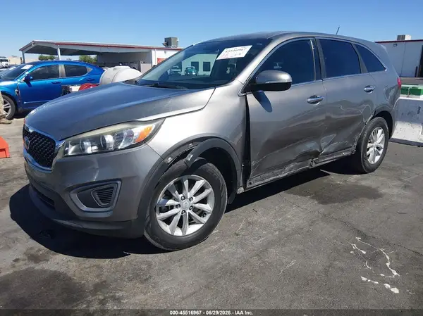 5XYPG4A34GG186589 2016 KIA SORENTO - Image 2