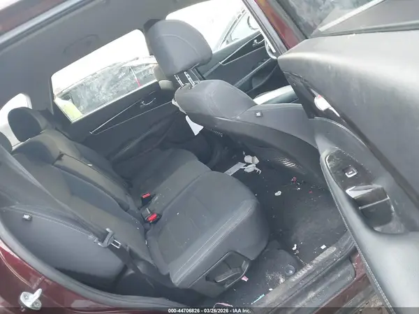 5XYPG4A34HG187646 2017 KIA SORENTO - Image 8