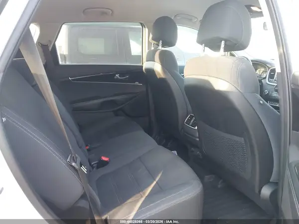 5XYPG4A34HG188733 2017 KIA SORENTO - Image 8