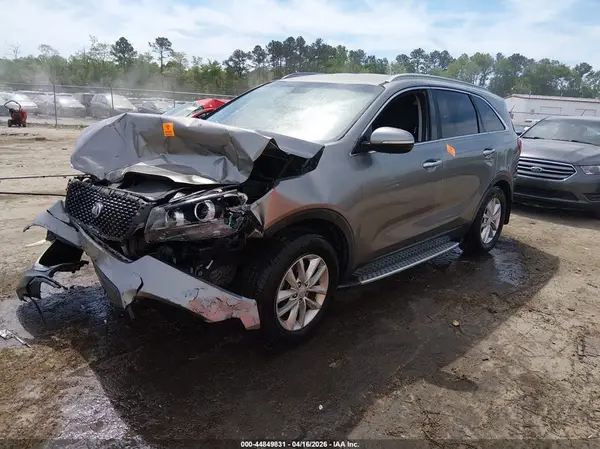 5XYPG4A34HG190319 2017 KIA SORENTO - Image 2