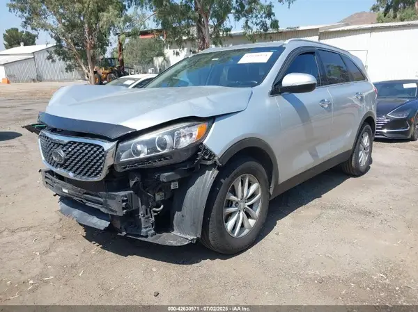 5XYPG4A34HG190675 2017 KIA SORENTO - Image 2