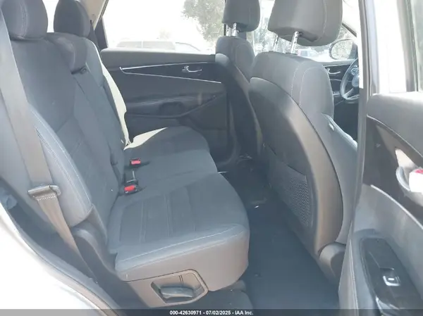 5XYPG4A34HG190675 2017 KIA SORENTO - Image 8