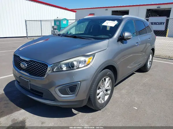 5XYPG4A34HG193172 2017 KIA SORENTO - Image 2