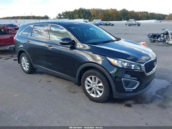 5XYPG4A34HG194421 2017 KIA SORENTO - Image 1