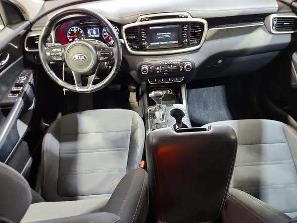 5XYPG4A34HG197531 2017 KIA SORENTO - Image 8