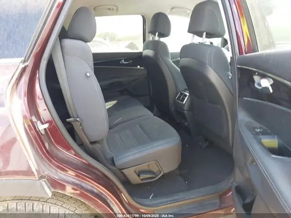 5XYPG4A34HG201433 2017 KIA SORENTO - Image 8