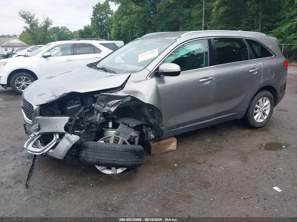 5XYPG4A34HG204560 2017 KIA SORENTO - Image 2