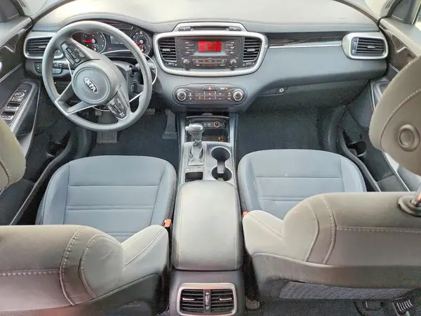 5XYPG4A34HG205370 2017 KIA SORENTO - Image 8
