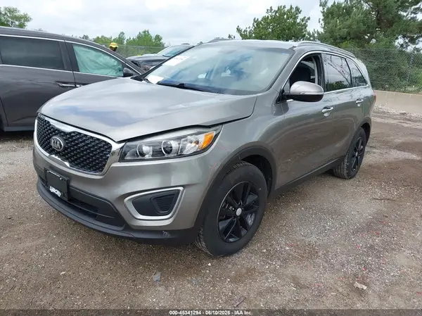 5XYPG4A34HG208527 2017 KIA SORENTO - Image 2