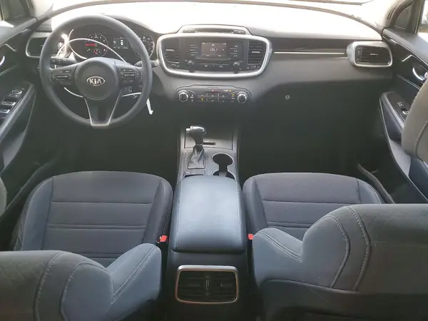 5XYPG4A34HG209404 2017 KIA SORENTO - Image 8