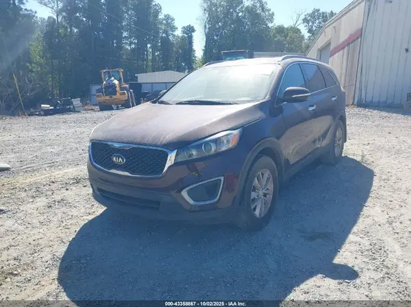 5XYPG4A34HG211802 2017 KIA SORENTO - Image 2