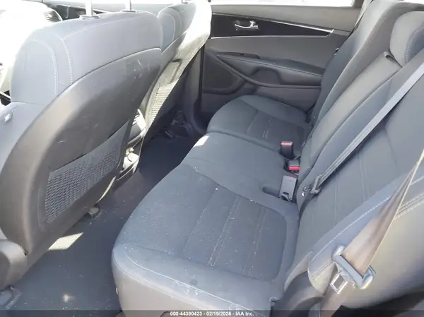5XYPG4A34HG213968 2017 KIA SORENTO - Image 8