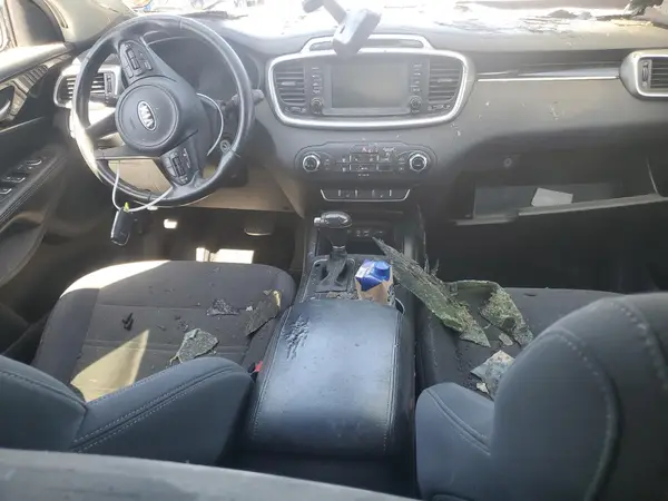 5XYPG4A34HG216062 2017 KIA SORENTO - Image 8