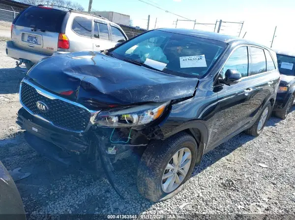 5XYPG4A34HG220600 2017 KIA SORENTO - Image 2