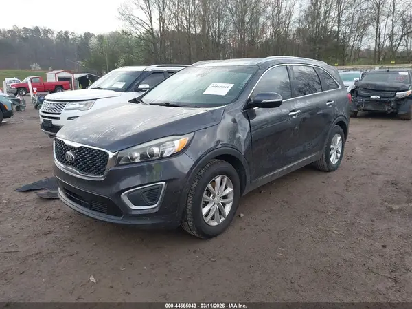 5XYPG4A34HG221732 2017 KIA SORENTO - Image 2