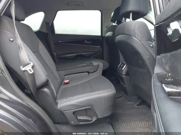 5XYPG4A34HG221732 2017 KIA SORENTO - Image 8