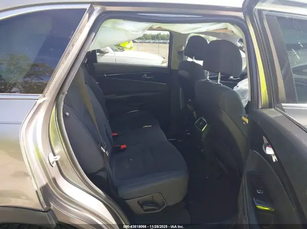 5XYPG4A34HG223545 2017 KIA SORENTO - Image 8
