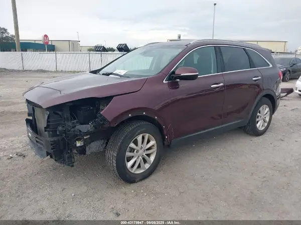 5XYPG4A34HG232374 2017 KIA SORENTO - Image 2