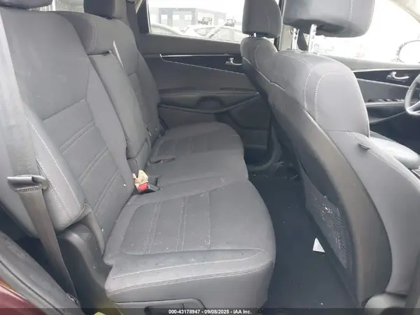 5XYPG4A34HG232374 2017 KIA SORENTO - Image 8