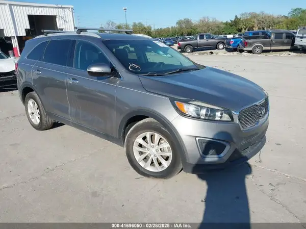 5XYPG4A34HG233170 2017 KIA SORENTO - Image 1