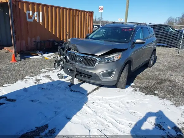 5XYPG4A34HG237980 2017 KIA SORENTO - Image 2