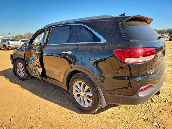 5XYPG4A34HG238899 2017 KIA SORENTO - Image 2