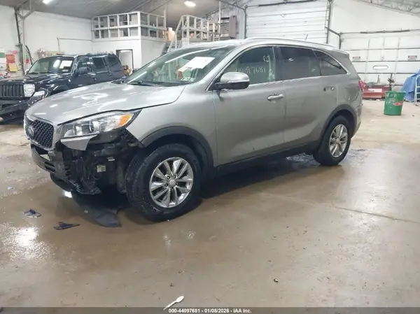 5XYPG4A34HG239325 2017 KIA SORENTO - Image 2