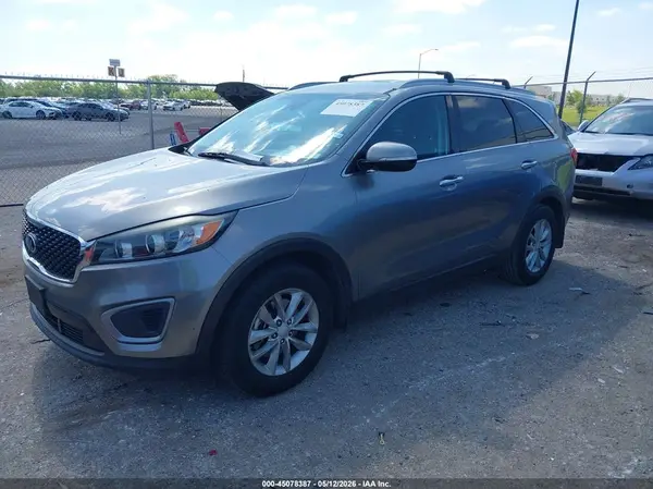 5XYPG4A34HG239387 2017 KIA SORENTO - Image 2
