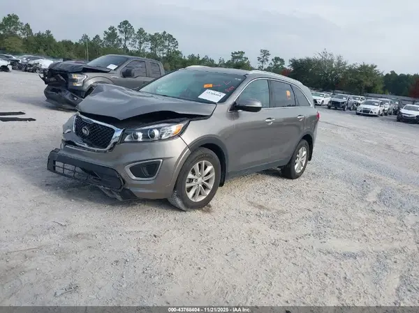 5XYPG4A34HG245478 2017 KIA SORENTO - Image 2