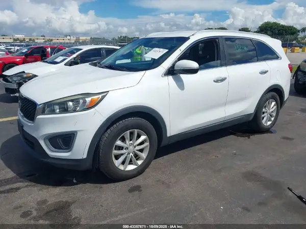 5XYPG4A34HG246727 2017 KIA SORENTO - Image 2