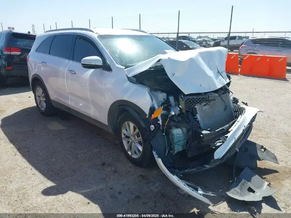 5XYPG4A34HG250888 2017 KIA SORENTO - Image 1