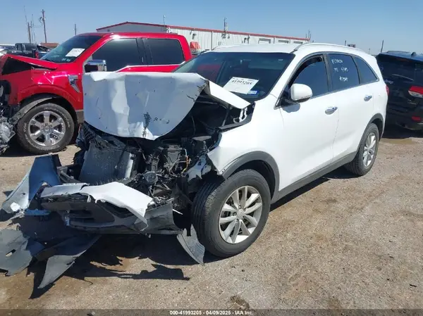 5XYPG4A34HG250888 2017 KIA SORENTO - Image 2