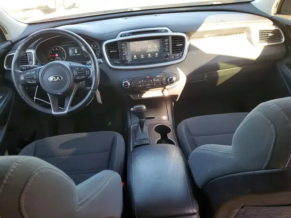 5XYPG4A34HG251359 2017 KIA SORENTO - Image 8