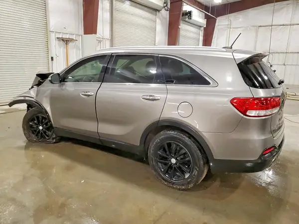 5XYPG4A34HG257159 2017 KIA SORENTO - Image 2