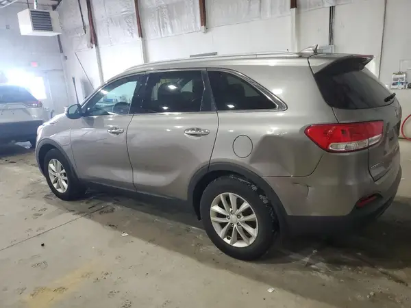 5XYPG4A34HG257243 2017 KIA SORENTO - Image 2